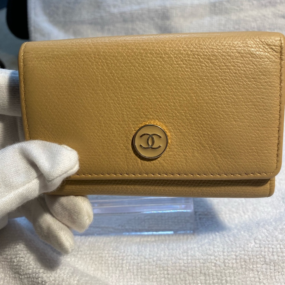 Chanel authentic vintage beige Calfskin Leather Key Holder